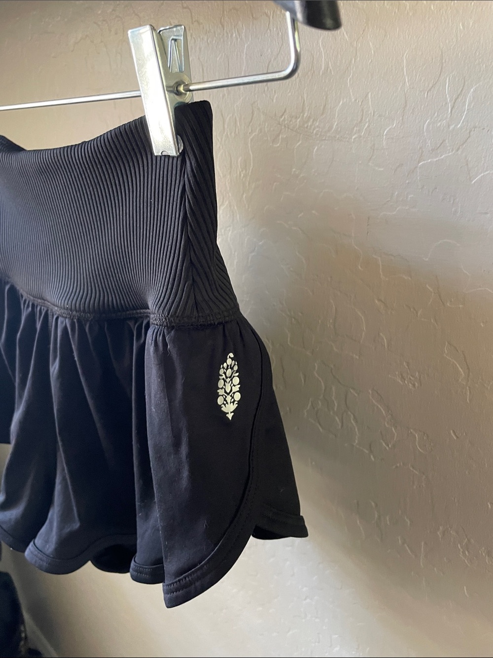 LIKE NEW FREE PEOPLE Game Time Shorts! - Picture 6 of 7